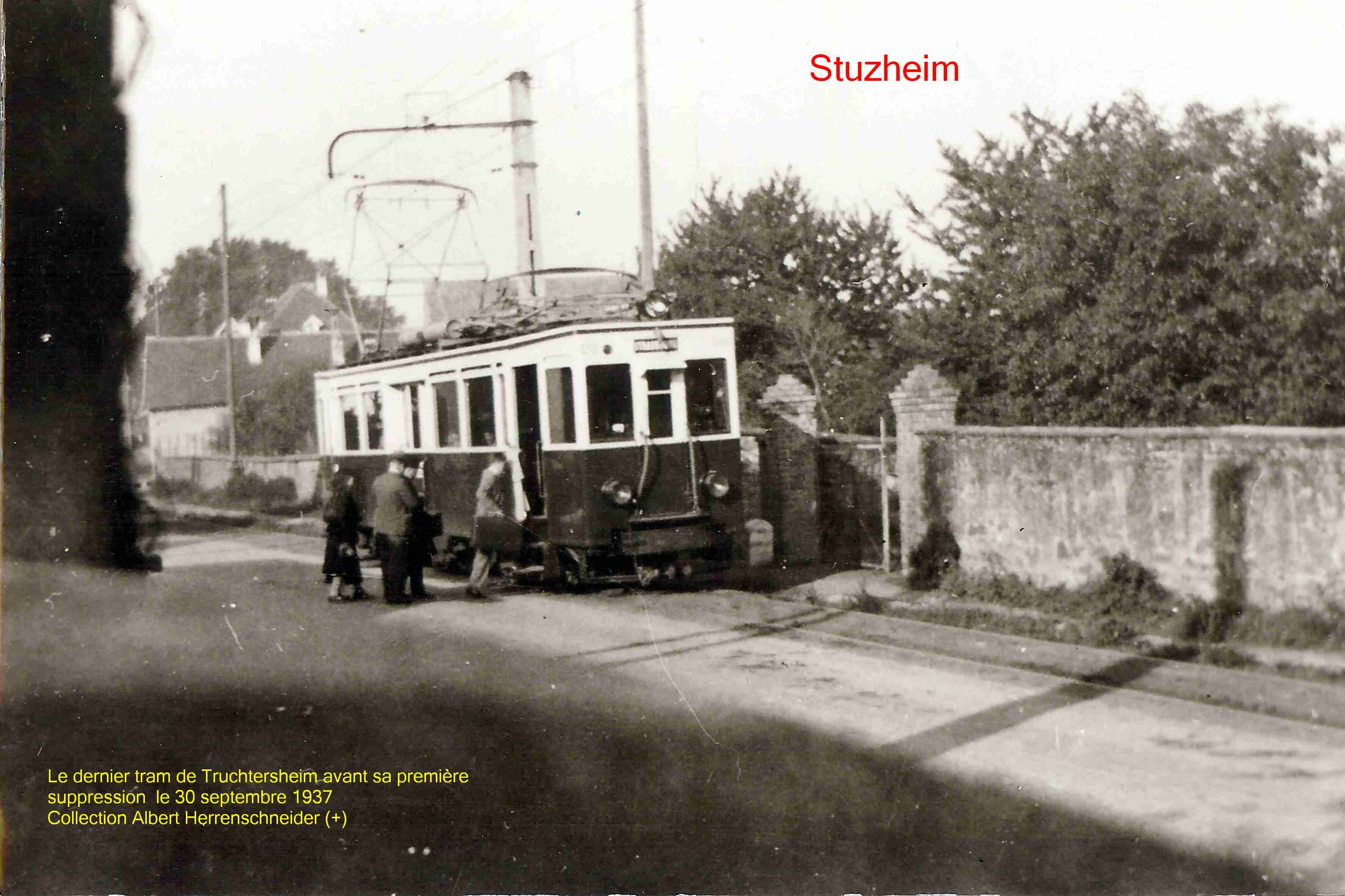 Le dernier tramway avant sa première suppression le 30 septembre 1937 à Stutzheim.